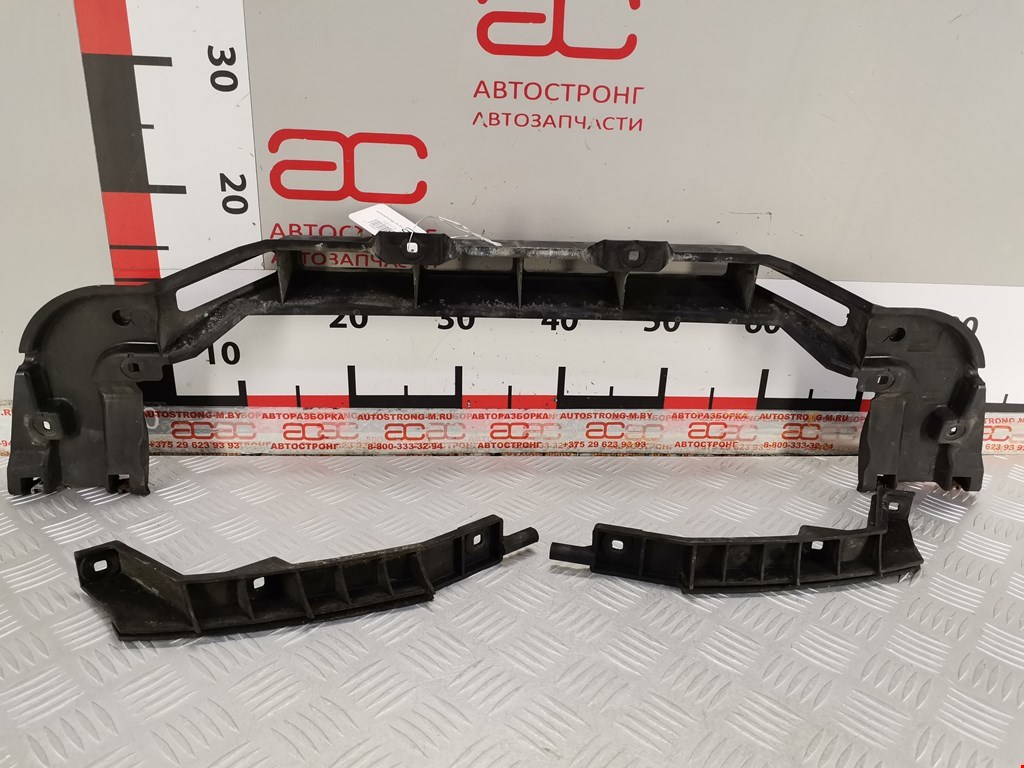 Кронштейн (крепление) заднего бампера центральный Audi TT 8N купить в России