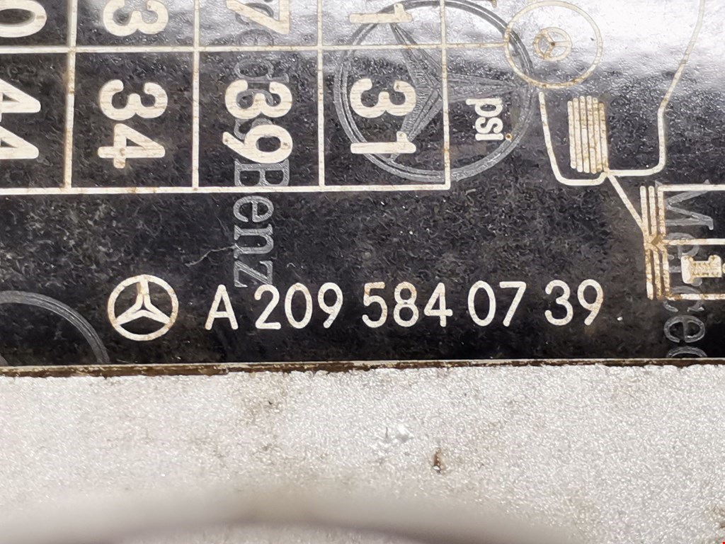 Лючок бензобака Mercedes CLK-Class (W209) купить в Беларуси