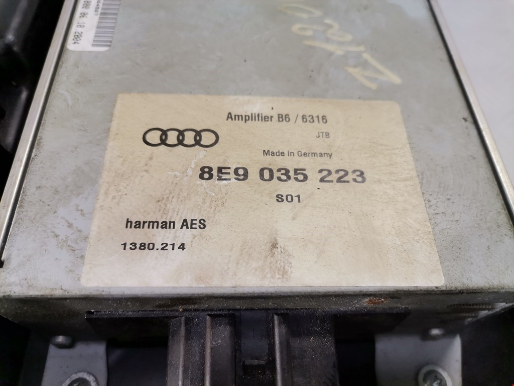 Сабвуфер Audi A4 B6 купить в России