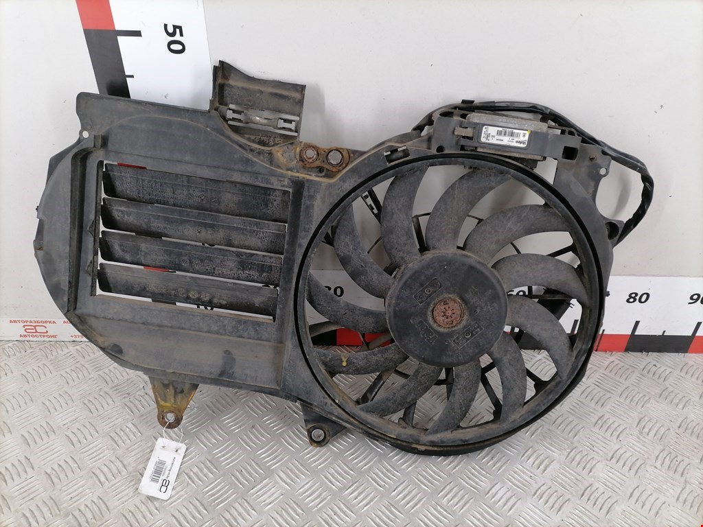 Вентилятор радиатора основного Audi A4 B7