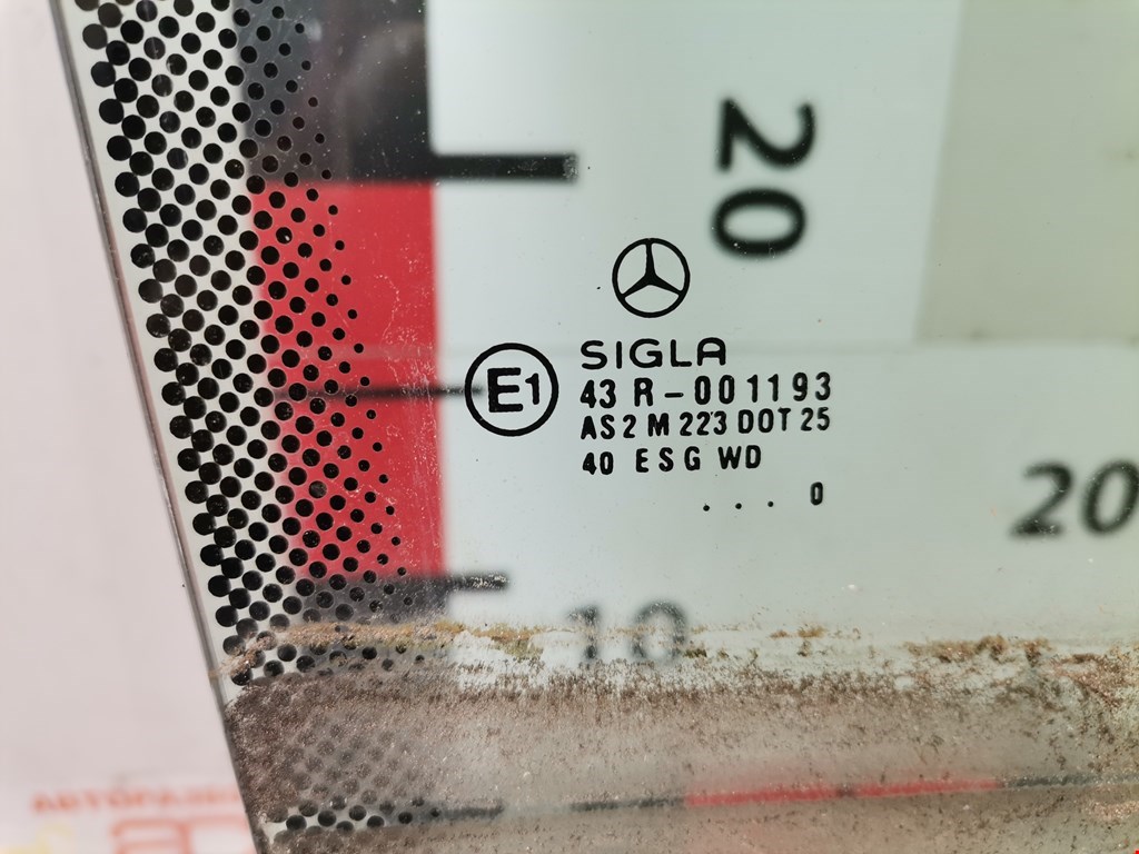 Стекло двери передней правой Mercedes CLK-Class (W208) купить в России