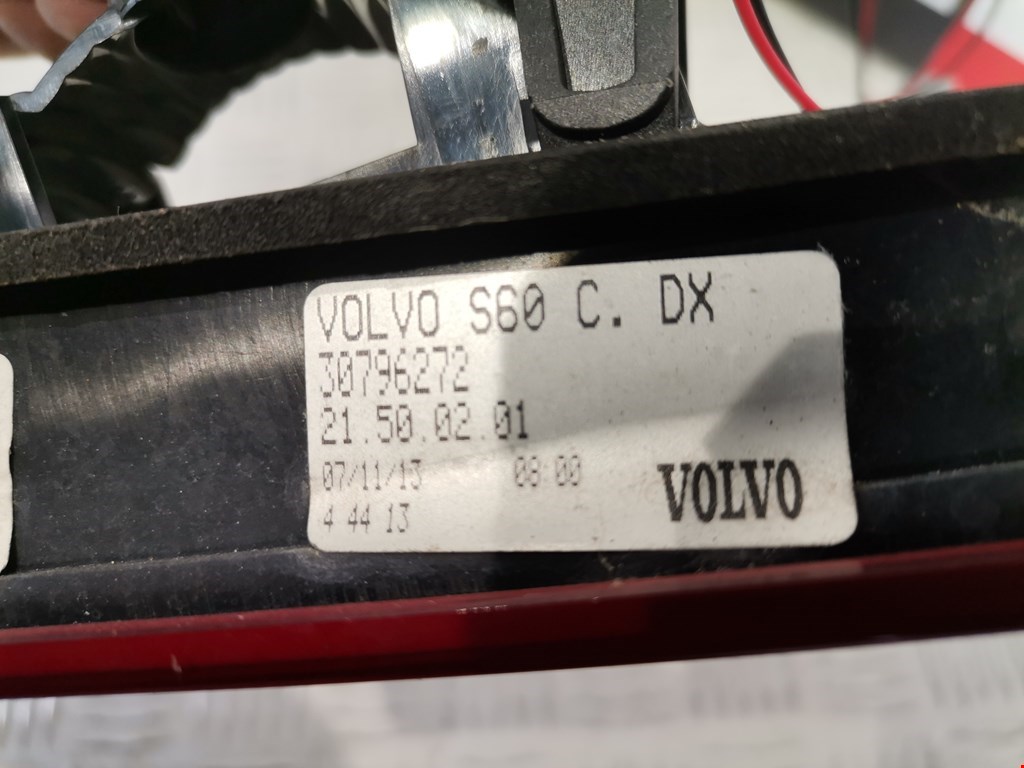 Фонарь крышки багажника правый Volvo S60 2 купить в России