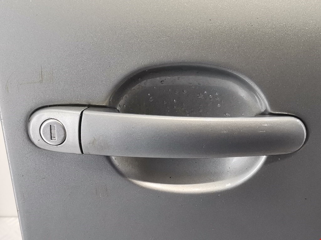 Дверь передняя правая Volkswagen Passat 5 GP купить в Беларуси