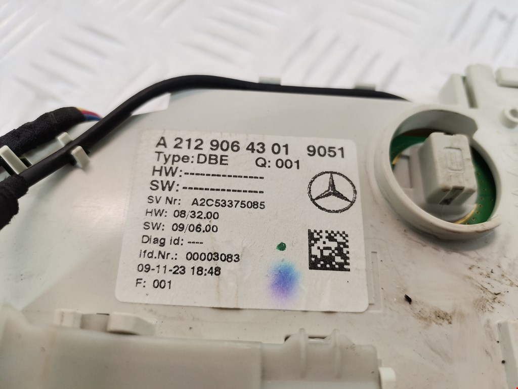 Плафон салонный Mercedes E-Class (W212/C207) купить в России
