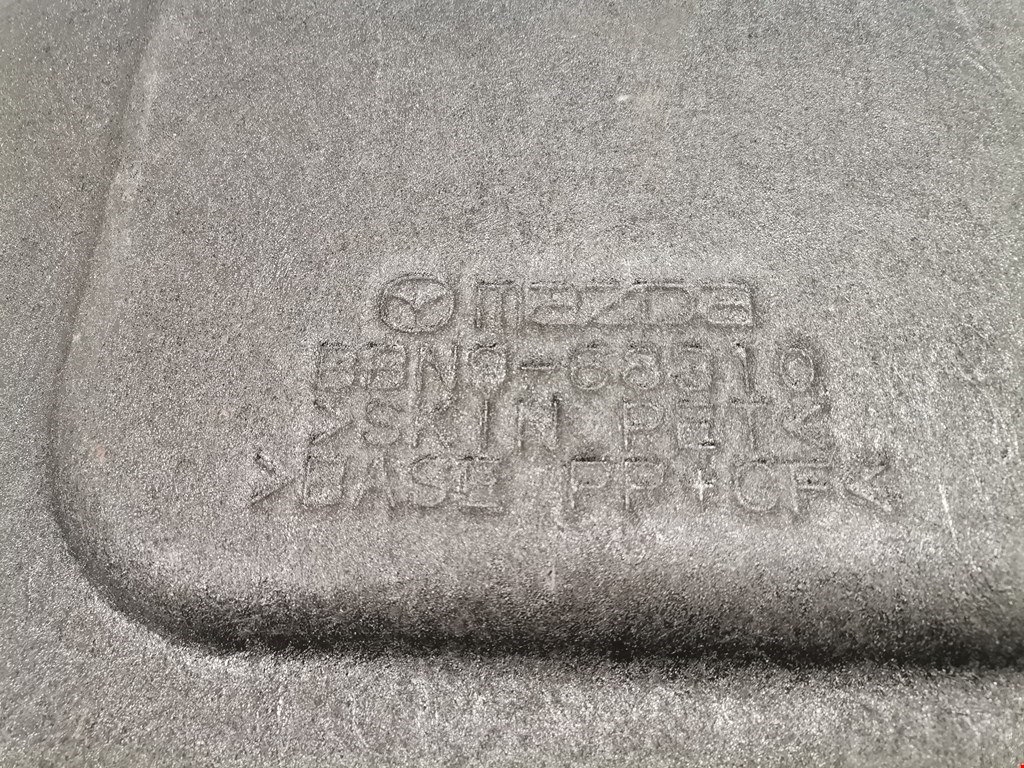 Шторка (полка) багажника Mazda 3 BL купить в России