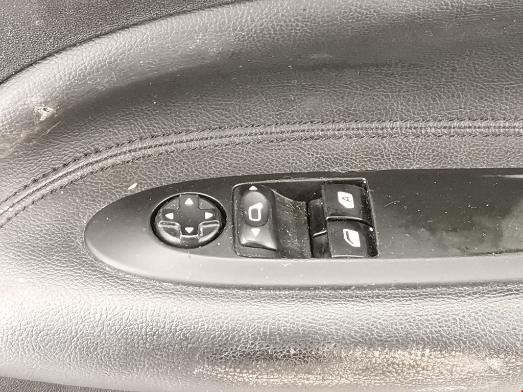 Дверь передняя правая Citroen DS3 купить в России