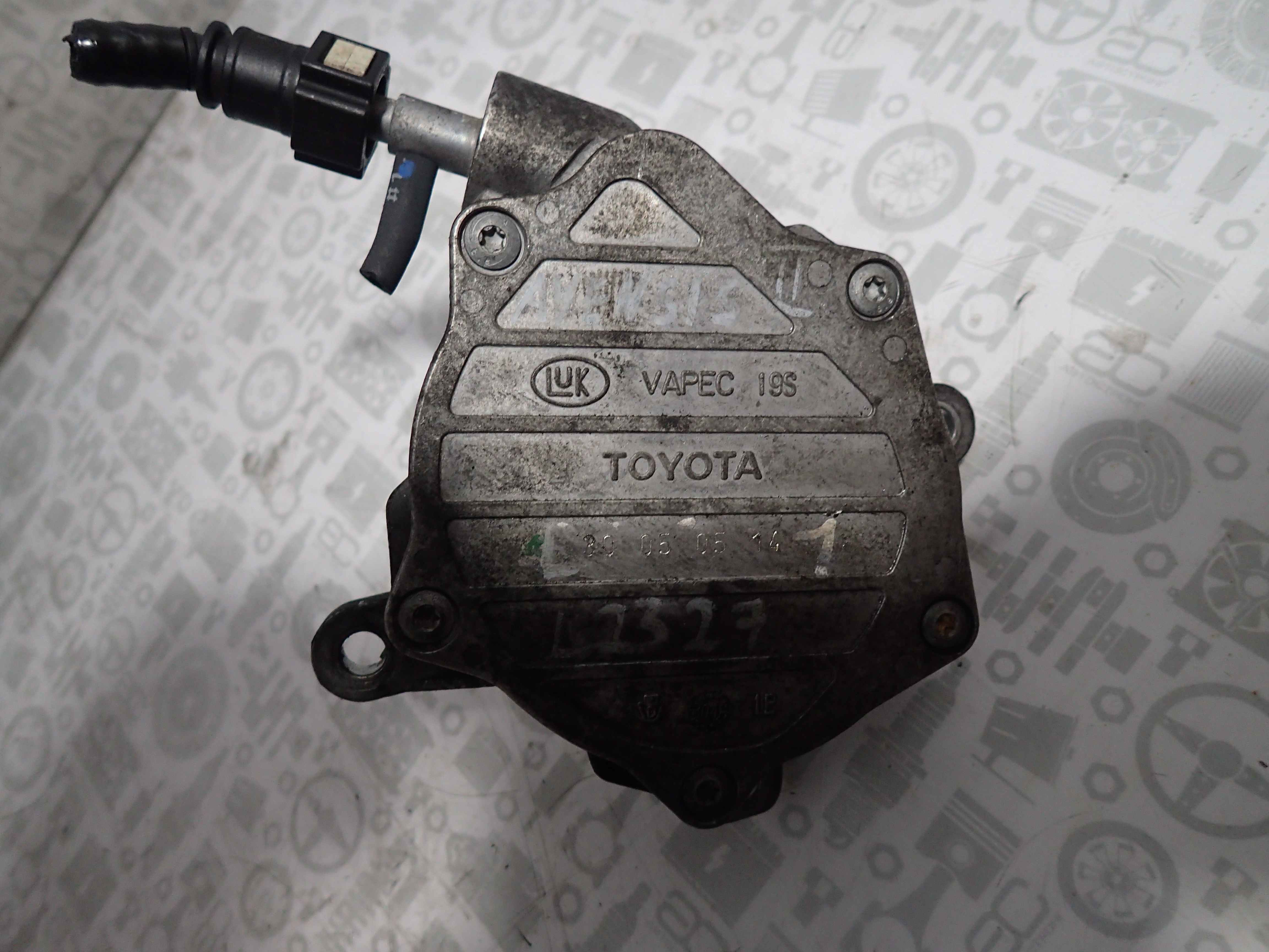 Насос вакуумный Toyota Avensis 2 (T250) купить в России