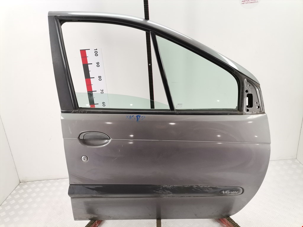 Дверь передняя правая Renault Scenic 1