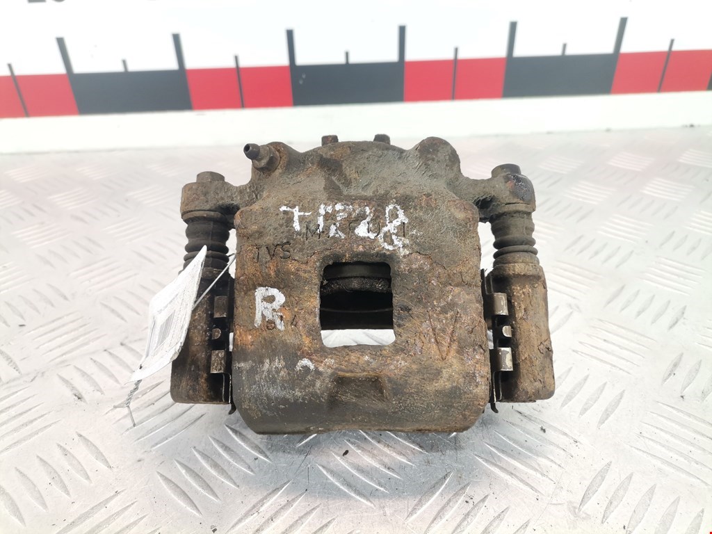Суппорт передний правый Suzuki Alto (HA12)