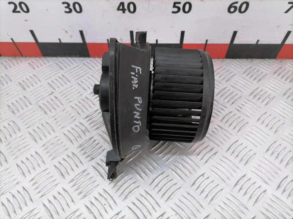 Моторчик печки (вентилятор отопителя) Fiat Punto 3 (199/310) купить в России