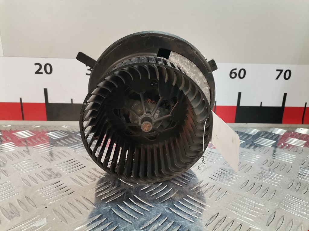 Моторчик печки (вентилятор отопителя) Skoda Octavia 1Z