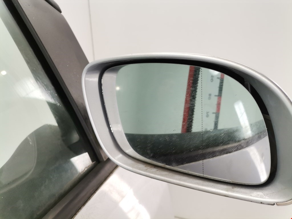 Дверь передняя правая Volkswagen Touran 1 купить в Беларуси