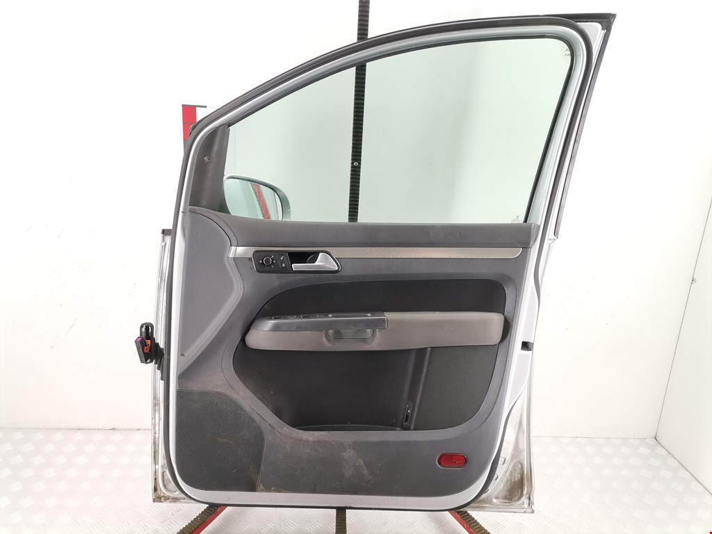 Дверь передняя правая Volkswagen Touran 1 купить в Беларуси