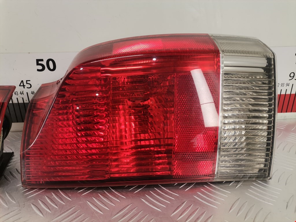 Фонарь задний правый Volvo V70 2 купить в России