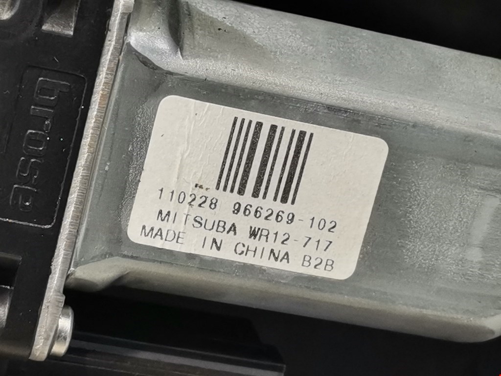 Стеклоподъемник электрический двери передней правой Volvo S60 2 купить в Беларуси