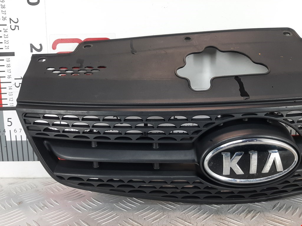 Решетка радиатора Kia Rio 2 (JB) купить в Беларуси