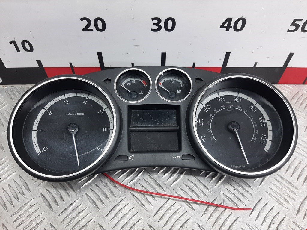 Панель приборная (щиток приборов) Peugeot 308