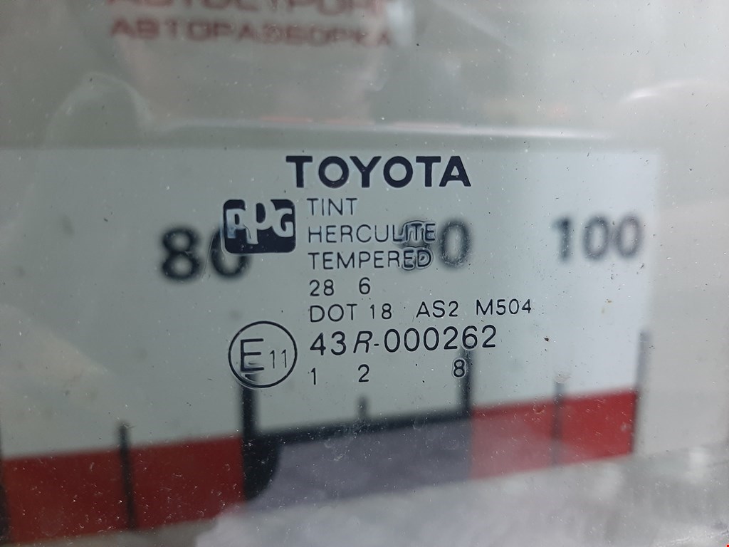 Стекло двери задней левой Toyota Sienna (XL20) купить в России