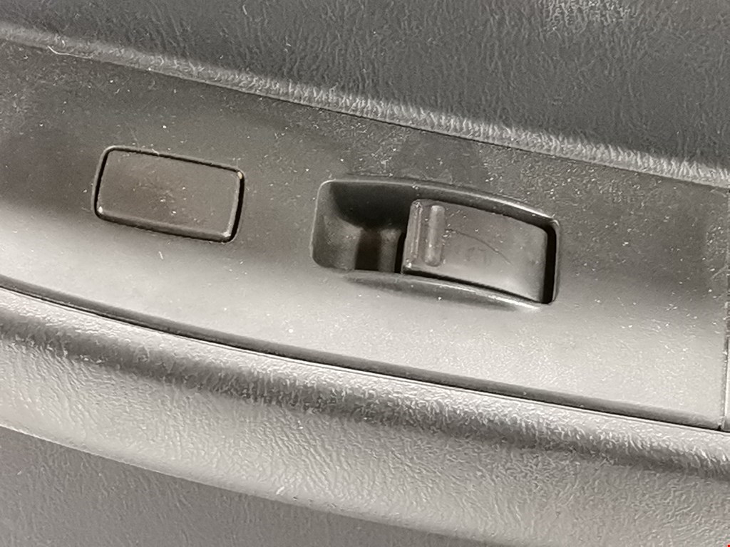 Дверь передняя правая Subaru Impreza 2 (GD/GG) купить в Беларуси