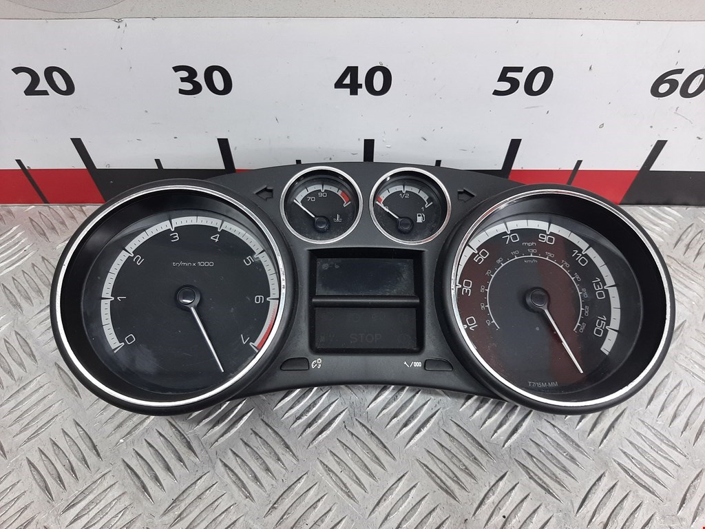 Панель приборная (щиток приборов) Peugeot 308 купить в России