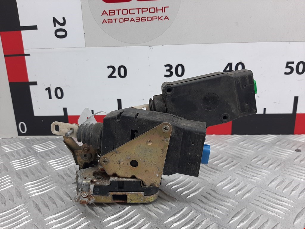 Замок двери задней правой Volvo S40 V40 1