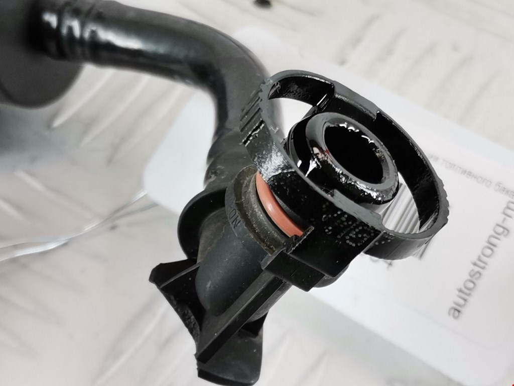 Клапан вентиляции топливного бака Peugeot 207 купить в России