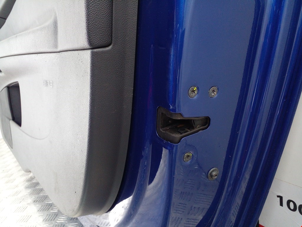 Дверь передняя правая Volvo C30 1 купить в Беларуси