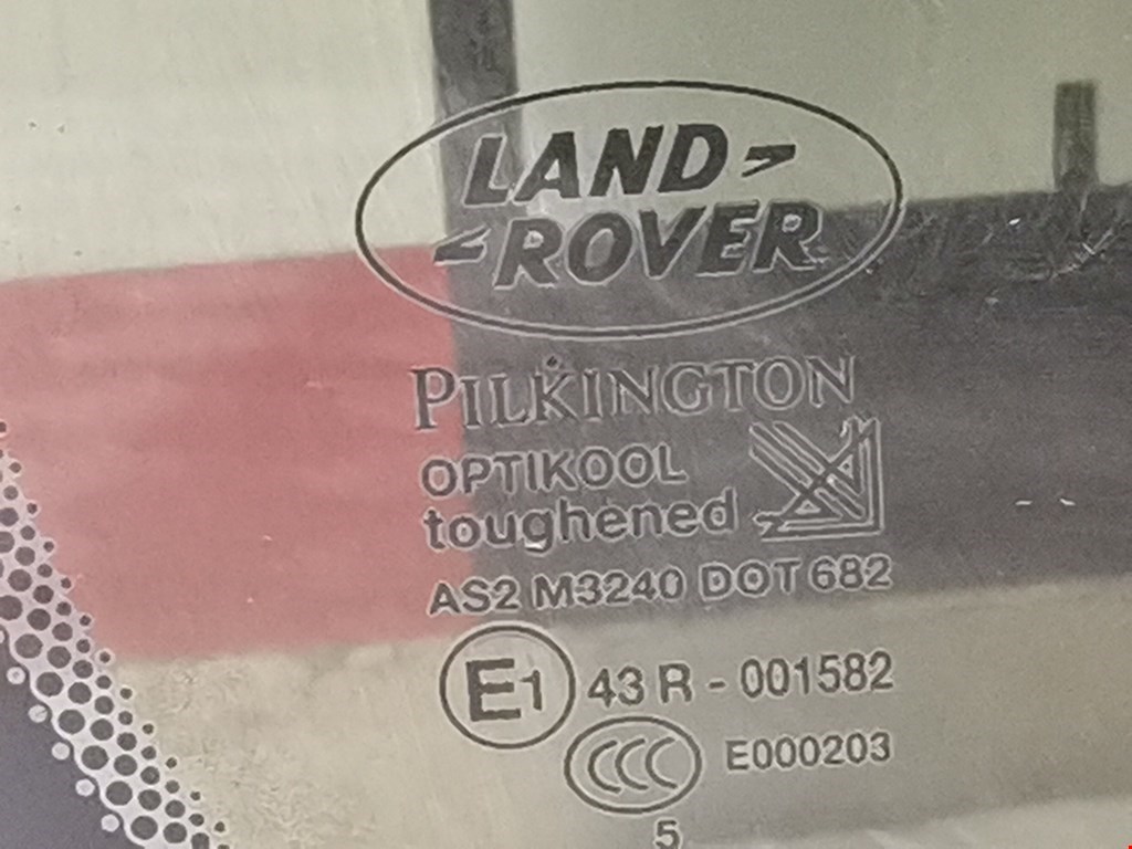 Стекло форточки двери задней правой Land Rover Discovery 3 купить в России