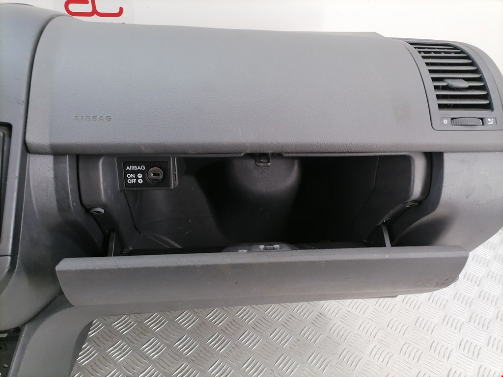 Торпедо (панель передняя) Volkswagen Polo 4 купить в Беларуси