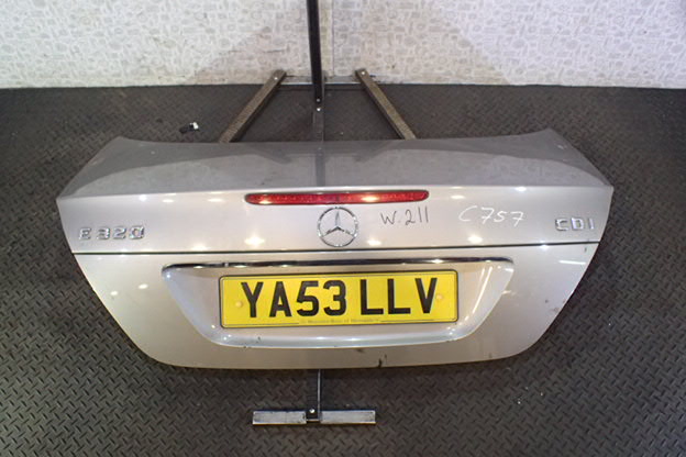 Крышка (дверь) багажника Mercedes E-Class (W211)