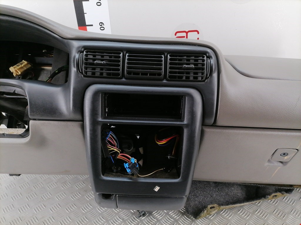 Торпедо (панель передняя) Opel Sintra купить в России