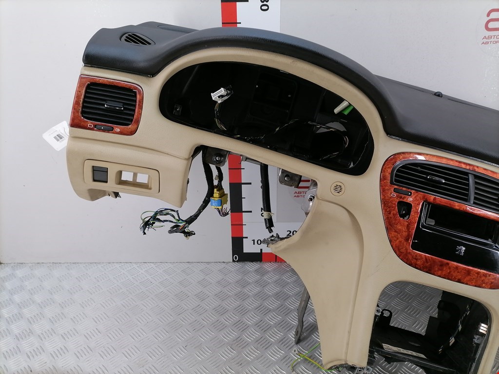 Торпедо (панель передняя) Peugeot 607 купить в Беларуси