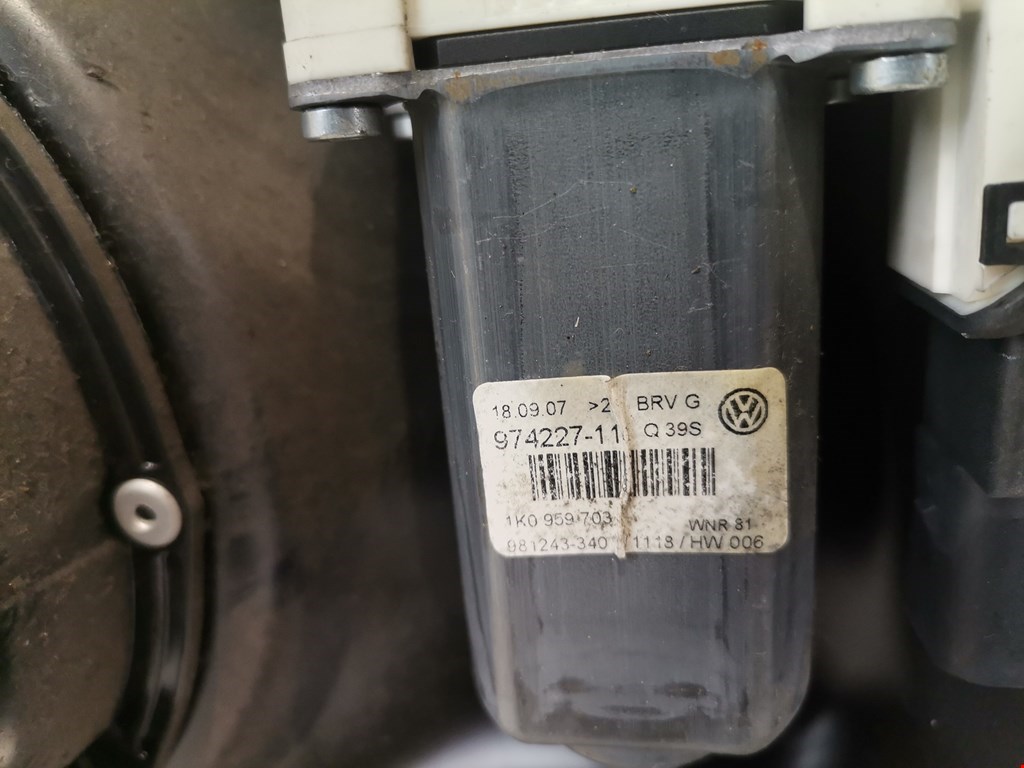 Стеклоподъемник электрический двери задней левой Volkswagen Passat 6 купить в Беларуси