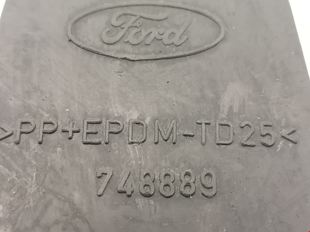 Кожух рулевой колонки Ford Fiesta 5 купить в Беларуси