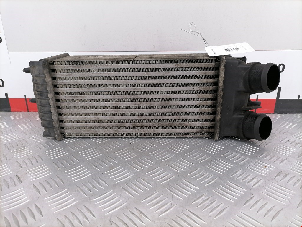 Интеркулер (радиатор интеркулера) Peugeot Partner 1