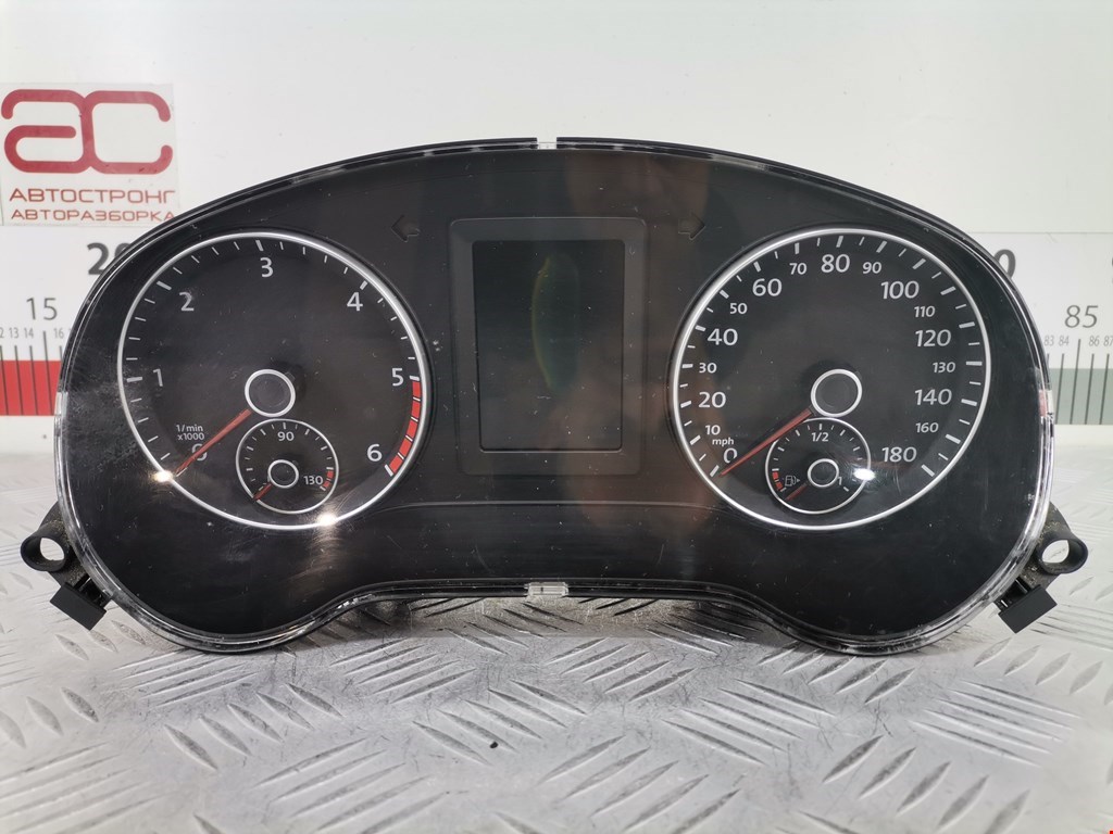 Панель приборная (щиток приборов) Volkswagen Jetta 6 купить в России