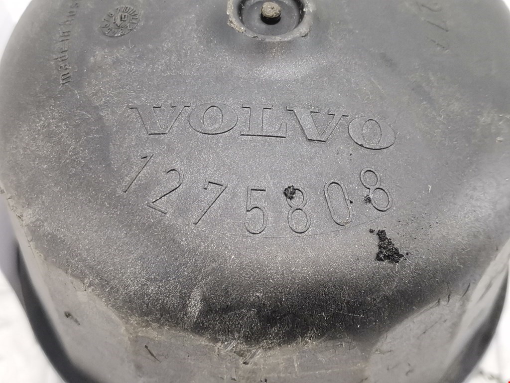 Крышка маслозаливная вольво s80 2010. Масло стакан volvo v70. 30677494 крышка маслозаливной горловины volvo. Прокладка пробки заливной горловины масла на вольво s70. Крышка маслозаливная вольво s80 2010.