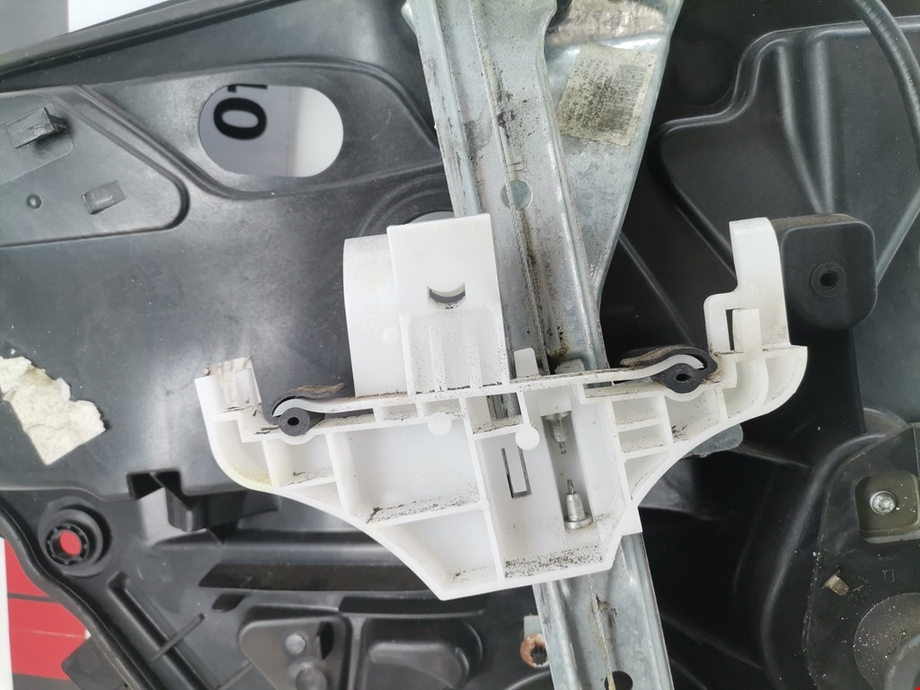 Стеклоподъемник механический двери задней правой Ford Fiesta 5 купить в России