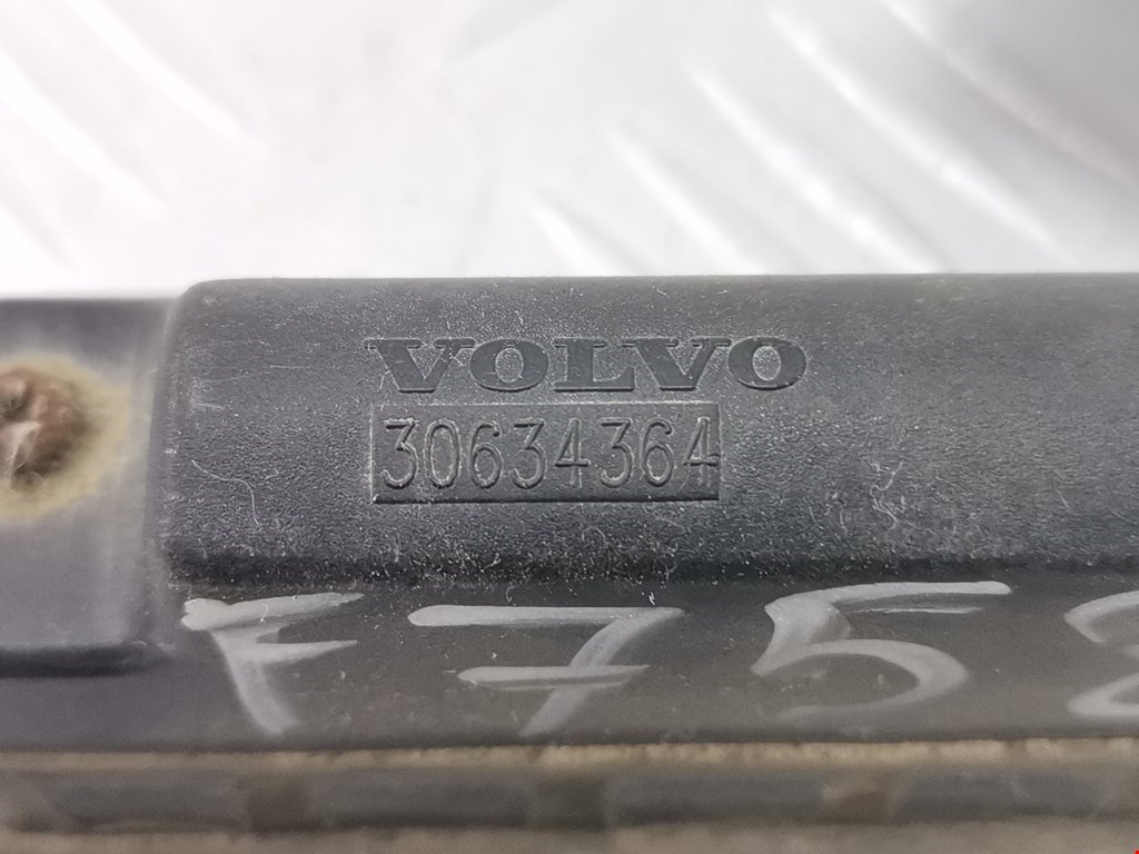 Ручка крышки багажника Volvo S60 1 купить в Беларуси