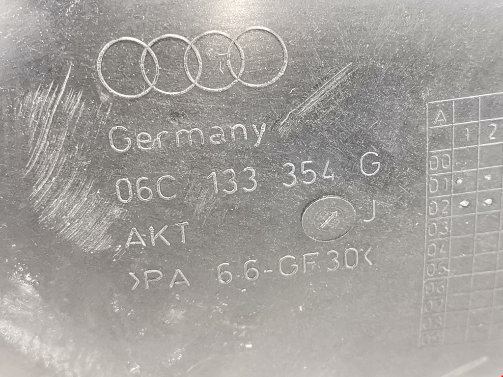 Патрубок воздушного фильтра Audi A4 B6 купить в России