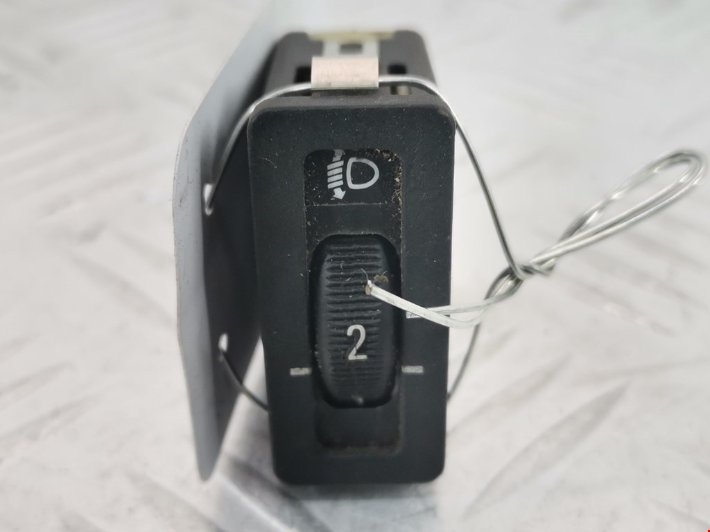 Кнопка корректора фар BMW 3-Series (E36)