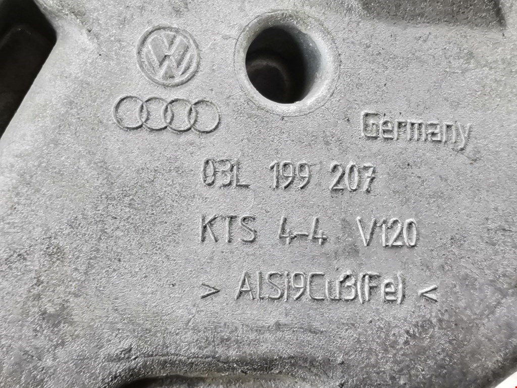 Кронштейн двигателя (лапа крепления) Volkswagen Golf 6 купить в России