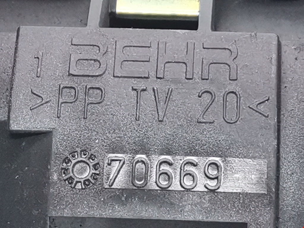 Моторчик печки (вентилятор отопителя) BMW 3-Series (E46) купить в Беларуси