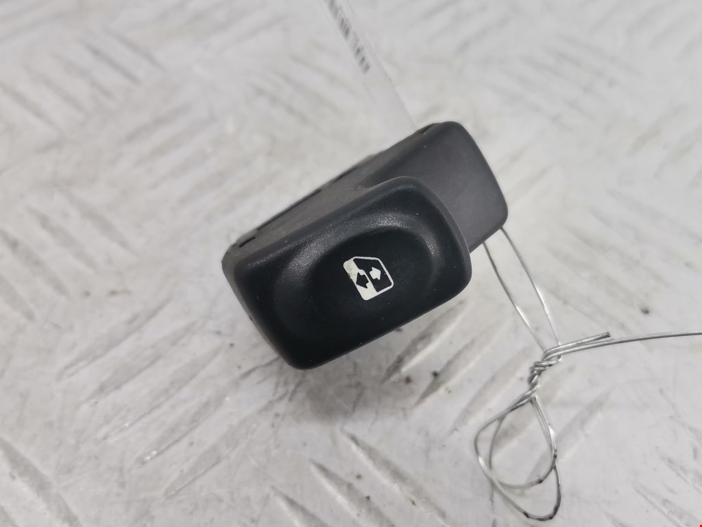 Кнопка стеклоподъемника Renault Scenic 1 купить в России