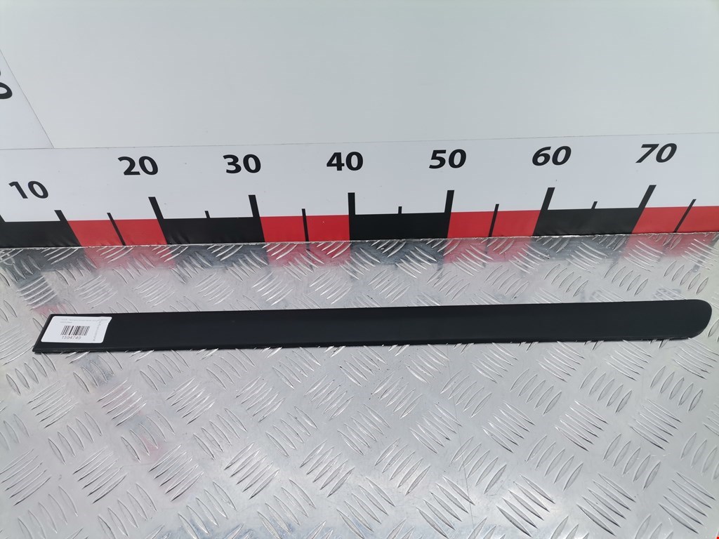 Накладка декоративная (молдинг) задней левой двери Skoda Octavia 1U купить в России