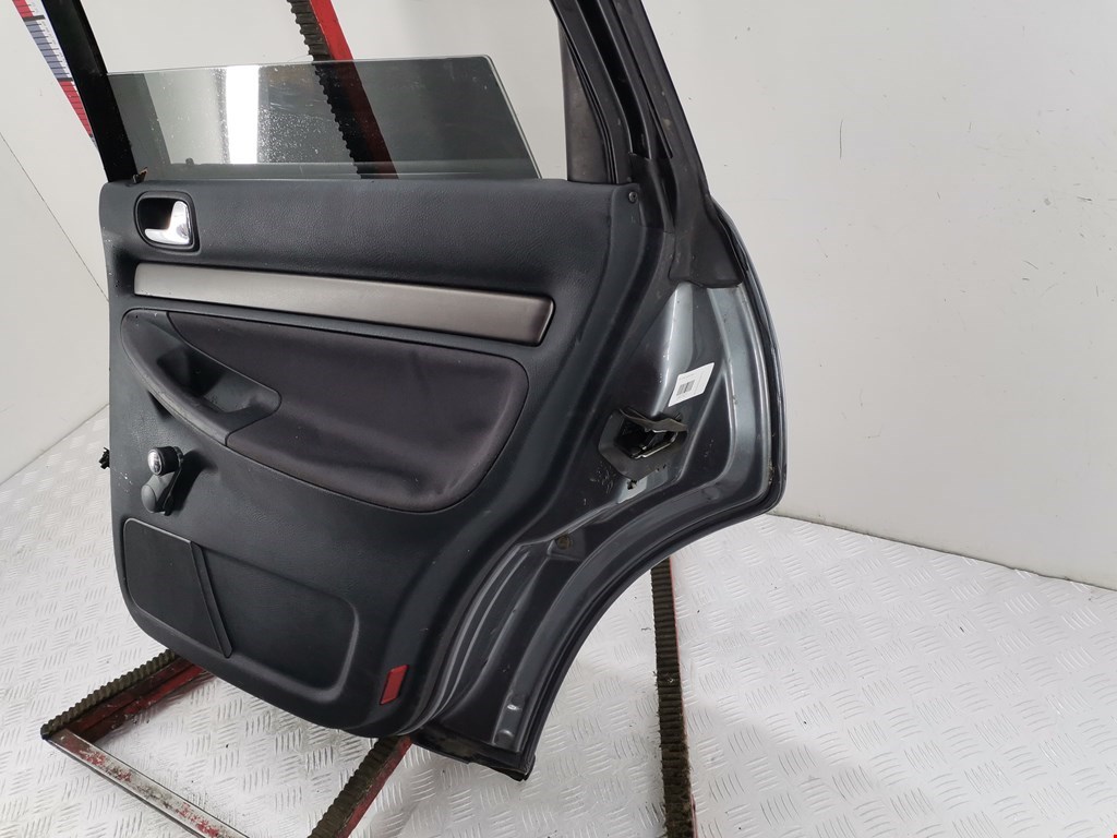 Дверь задняя правая Audi A4 B5 купить в Беларуси