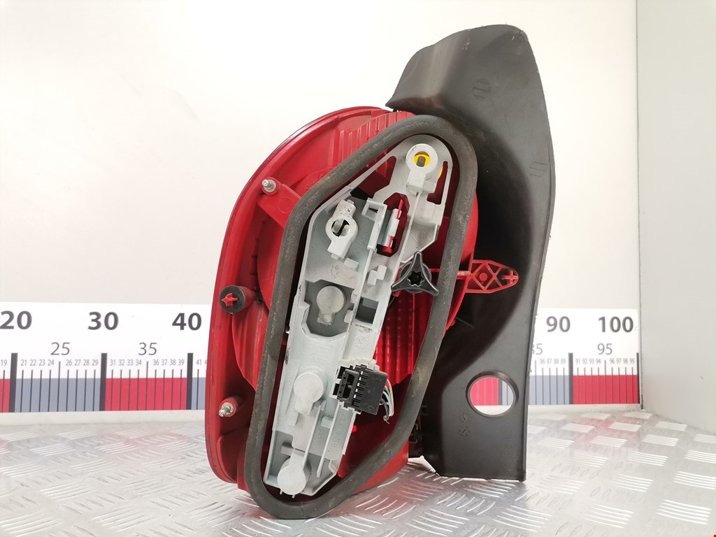 Фонарь задний правый Renault Modus купить в Беларуси