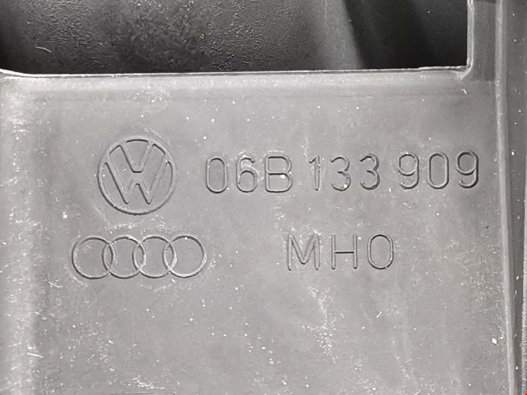 Коллектор впускной Audi A4 B6 купить в России