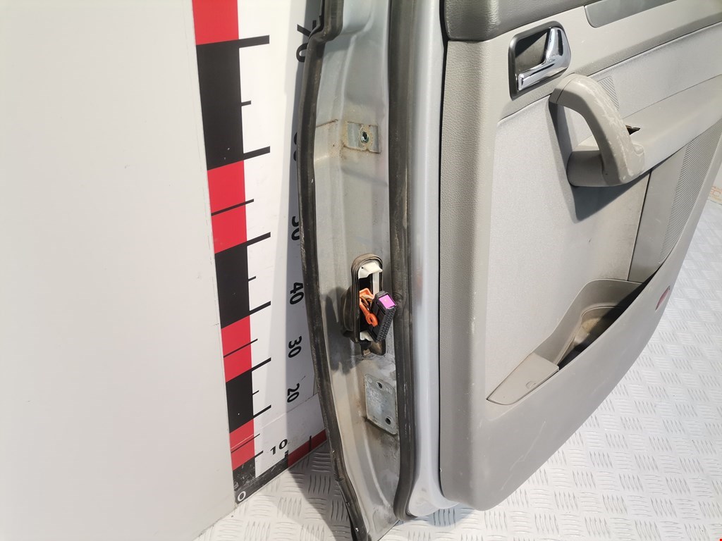 Дверь задняя правая Volkswagen Touran 1 купить в Беларуси