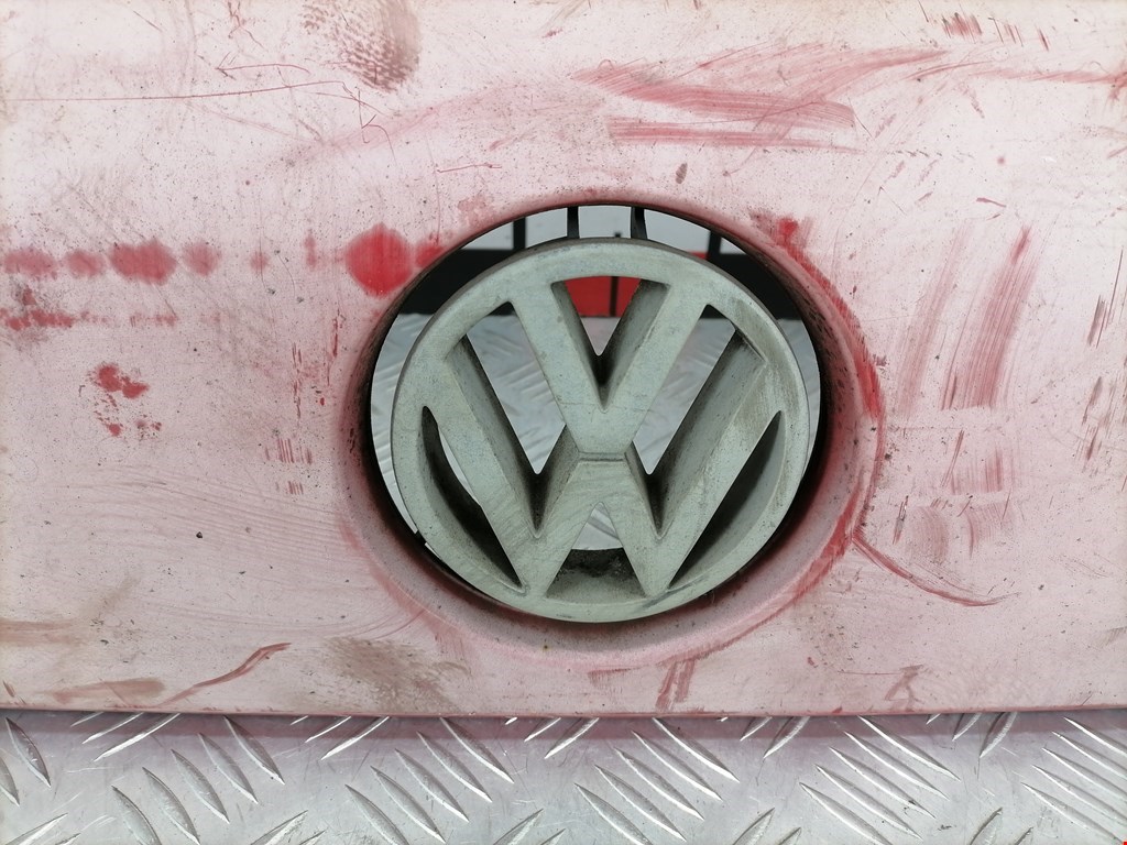 Решетка радиатора Volkswagen Passat 3 купить в России